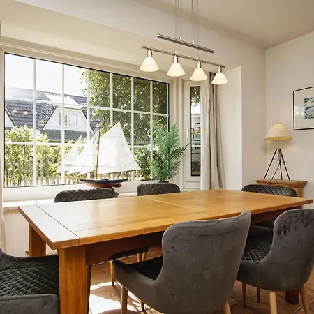 Wildrose Eg Apartment *
